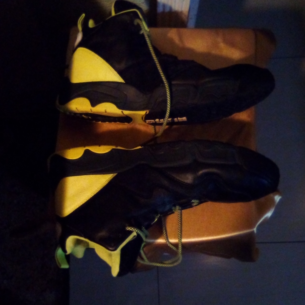 Shoes - Picture 5 of 7